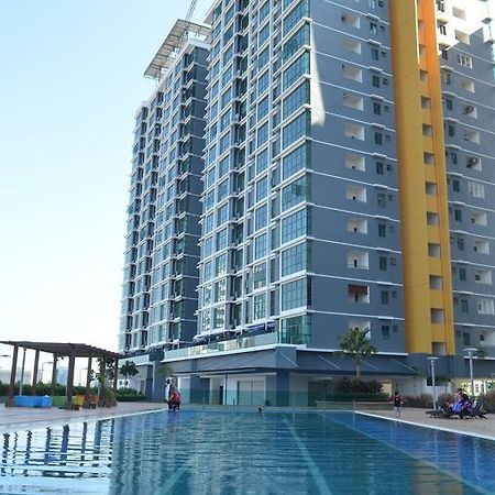 Vista Alam Roomstay Homestay Шах-Алам Екстер'єр фото