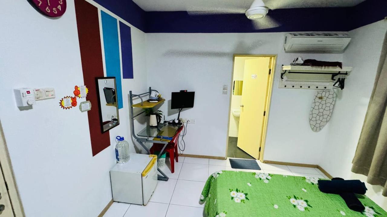 Vista Alam Roomstay Homestay Шах-Алам Екстер'єр фото